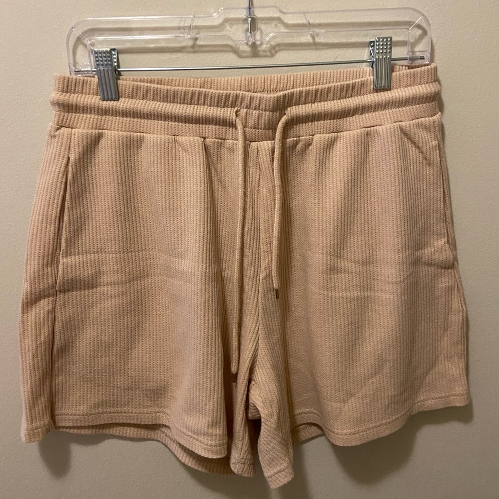 Beige Amazon Set - Picture 3 of 6